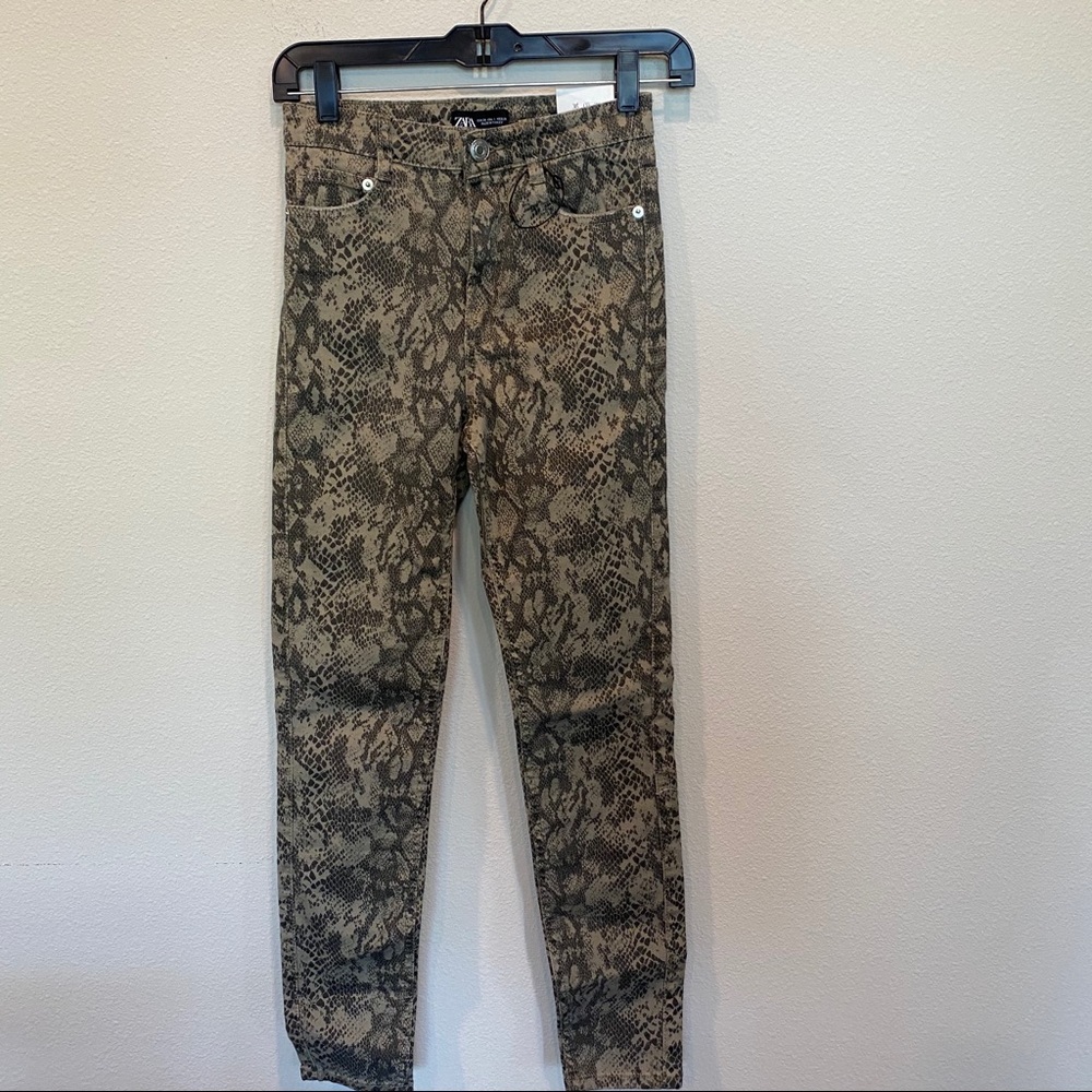 NEW Zara Snake Skin Print Jeans